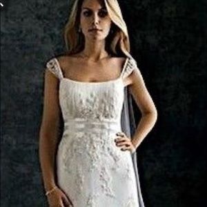 Size 14 David’s Bridal white Wedding Dress